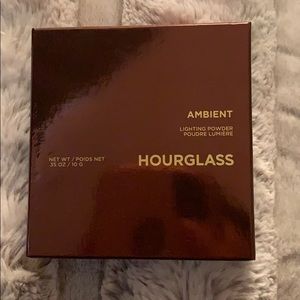 Hourglass finishing powder